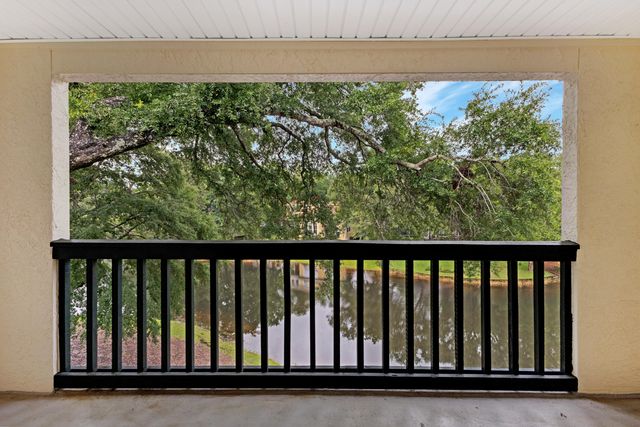 310 Westlake Court 310, Niceville, FL 32578