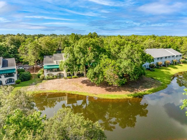 310 Westlake Court 310, Niceville, FL 32578