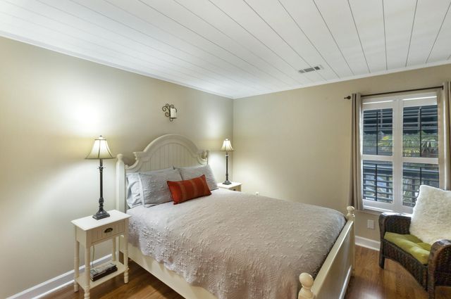 310 Westlake Court 310, Niceville, FL 32578