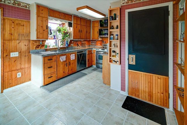 5203 Maywood Road, Monona, WI 53716