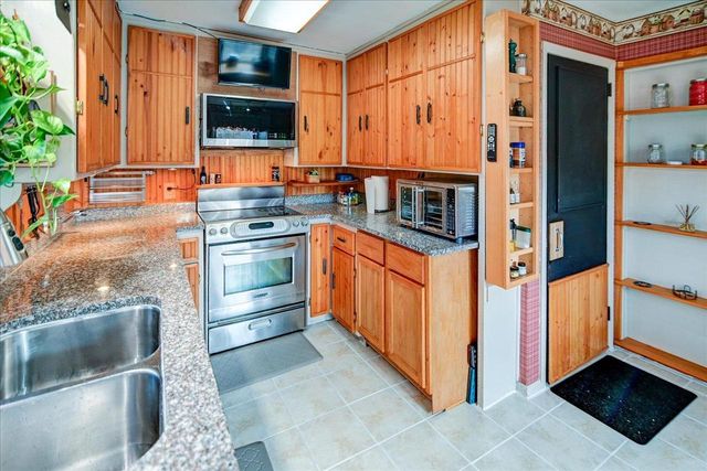 5203 Maywood Road, Monona, WI 53716