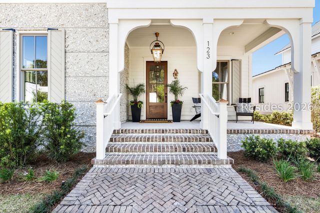 123 Hunting Lodge Rd, Bluffton, SC 29910