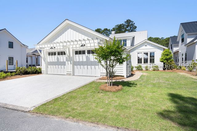 123 Hunting Lodge Rd, Bluffton, SC 29910