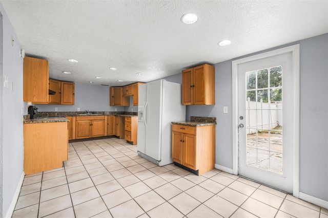 305 E HANNA AVENUE, Tampa, FL 33604