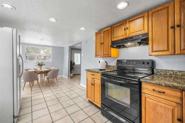 305 E HANNA AVENUE, Tampa, FL 33604