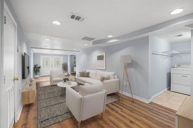 305 E HANNA AVENUE, Tampa, FL 33604