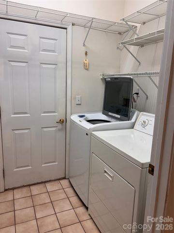 39 Tisha Lane, Hendersonville, NC 28739