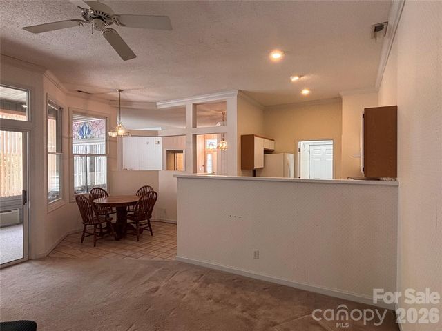 39 Tisha Lane, Hendersonville, NC 28739
