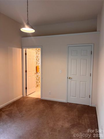 39 Tisha Lane, Hendersonville, NC 28739