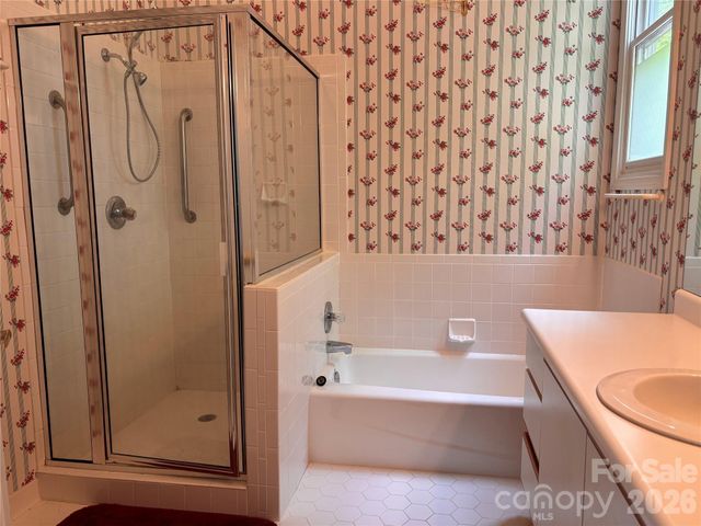 39 Tisha Lane, Hendersonville, NC 28739