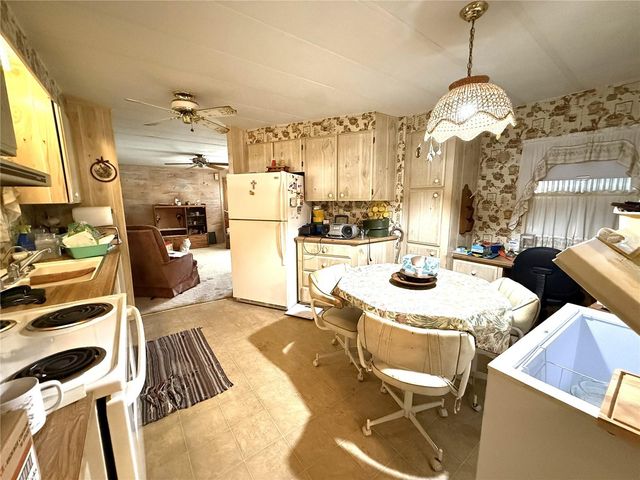 9150 LAKE POINT BOULEVARD, Lake Wales, FL 33898