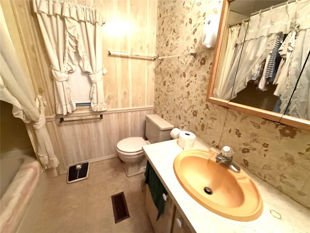 9150 LAKE POINT BOULEVARD, Lake Wales, FL 33898