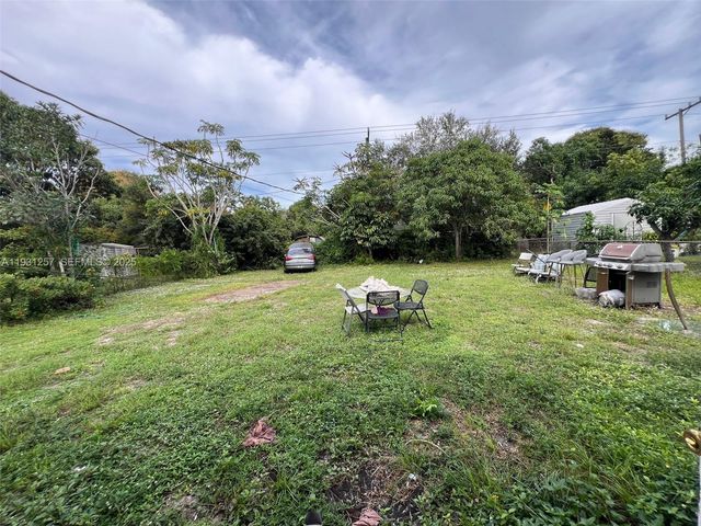 835 NW 126th St, North Miami, FL 33168