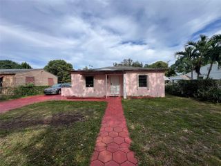 835 NW 126th St, North Miami, FL 33168