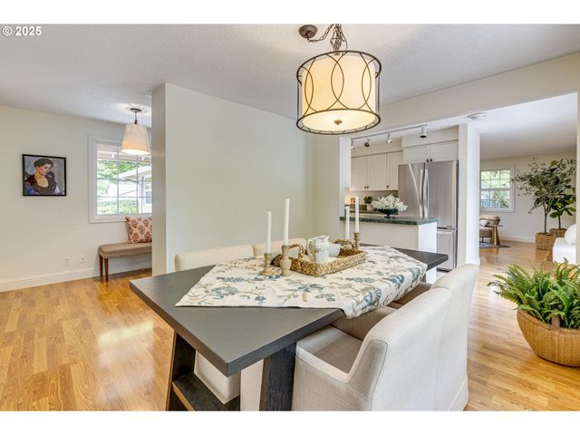 180 Sw 130TH Ave, Beaverton, OR 97005