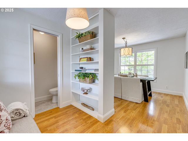 180 Sw 130TH Ave, Beaverton, OR 97005