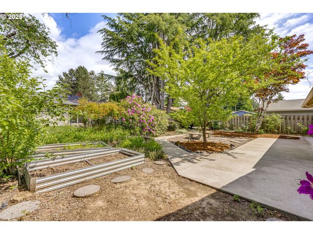 180 Sw 130TH Ave, Beaverton, OR 97005