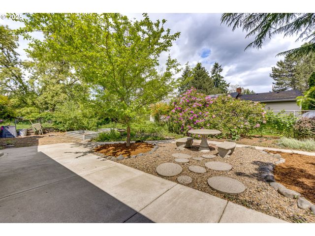 180 Sw 130TH Ave, Beaverton, OR 97005