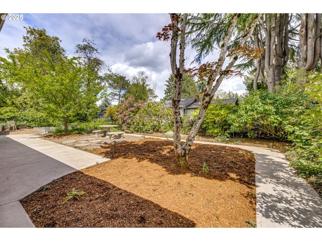 180 Sw 130TH Ave, Beaverton, OR 97005