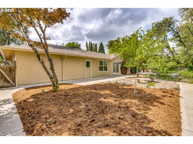 180 Sw 130TH Ave, Beaverton, OR 97005