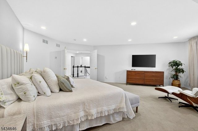 865 Madison Ave, Bridgewater Twp., NJ 08807