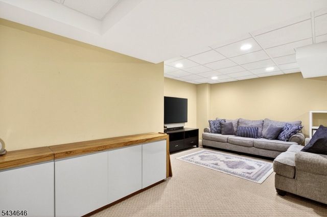 865 Madison Ave, Bridgewater Twp., NJ 08807