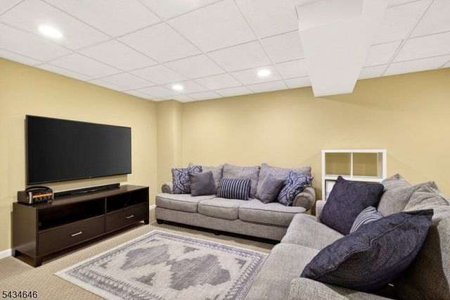 865 Madison Ave, Bridgewater Twp., NJ 08807