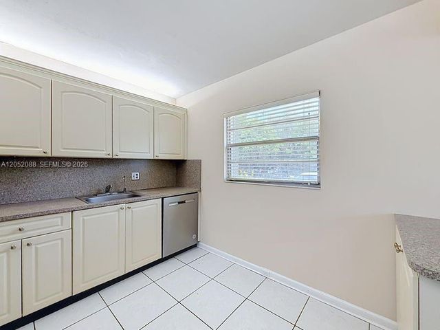 13300 SW 1st St 114O, Pembroke Pines, FL 33027