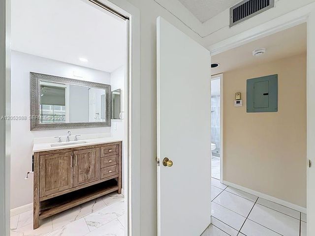 13300 SW 1st St 114O, Pembroke Pines, FL 33027