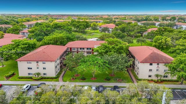 13300 SW 1st St 114O, Pembroke Pines, FL 33027