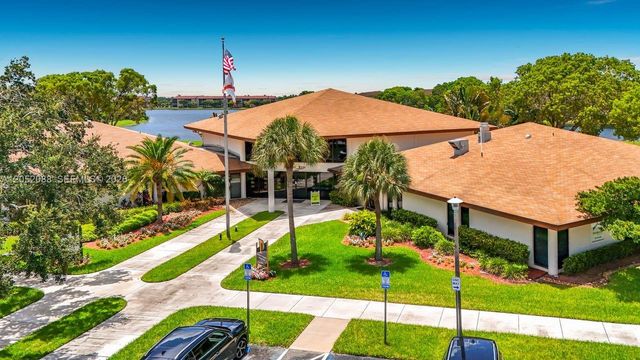 13300 SW 1st St 114O, Pembroke Pines, FL 33027