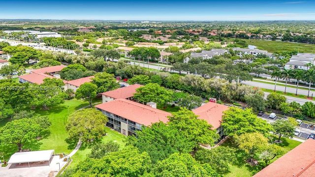 13300 SW 1st St 114O, Pembroke Pines, FL 33027