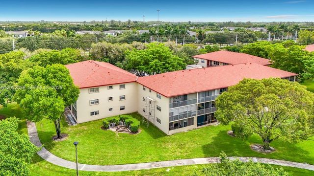 13300 SW 1st St 114O, Pembroke Pines, FL 33027
