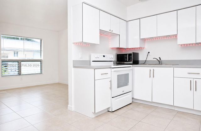 2206 Fillmore Street 110, Hollywood, FL 33020
