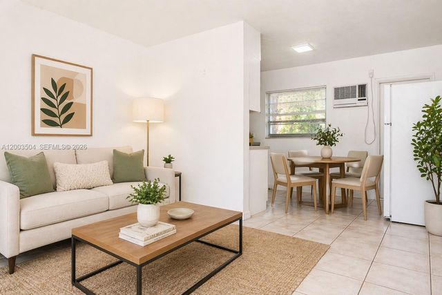 2206 Fillmore Street 110, Hollywood, FL 33020