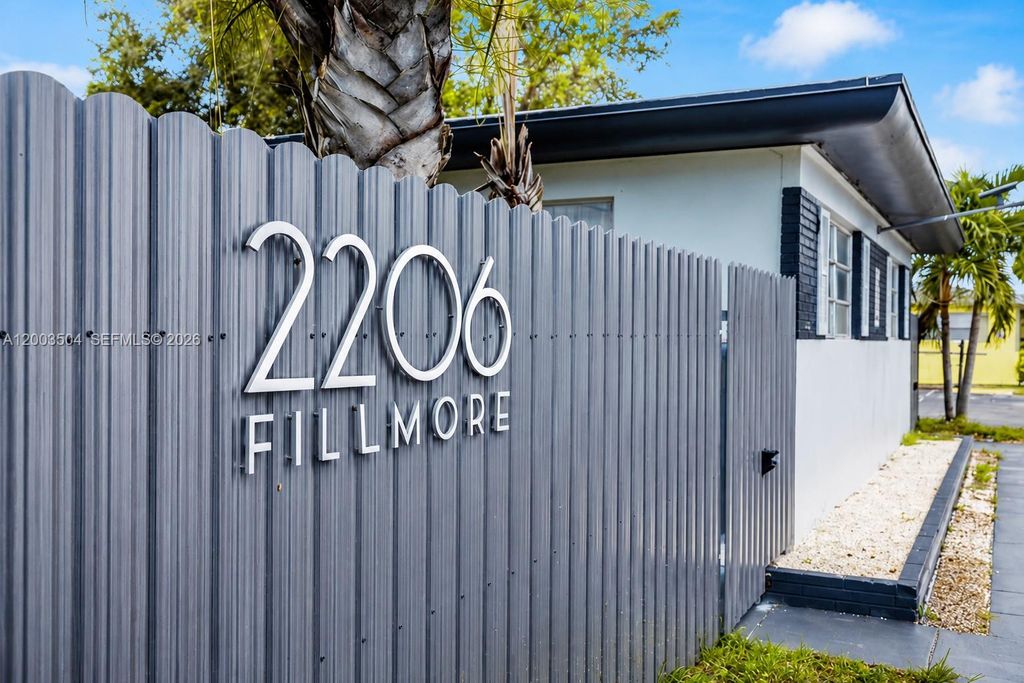2206 Fillmore Street 110, Hollywood, FL 33020