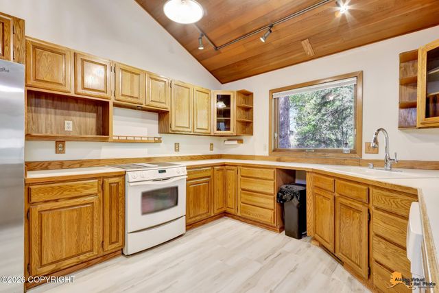 6611 Lawlor Circle, Anchorage, AK 99502