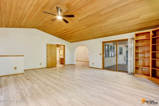 6611 Lawlor Circle, Anchorage, AK 99502