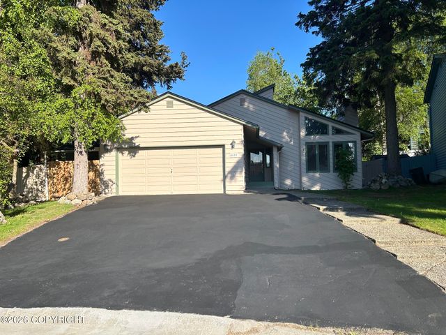 6611 Lawlor Circle, Anchorage, AK 99502