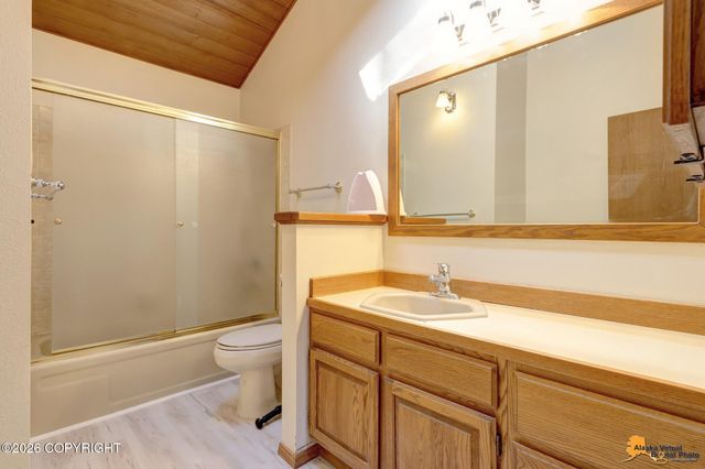 6611 Lawlor Circle, Anchorage, AK 99502