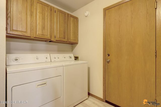 6611 Lawlor Circle, Anchorage, AK 99502