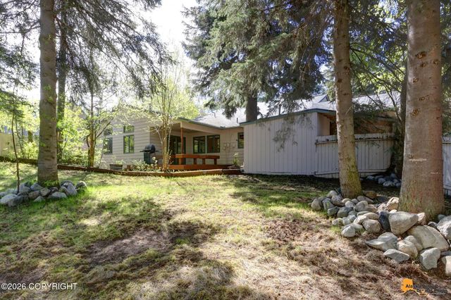 6611 Lawlor Circle, Anchorage, AK 99502