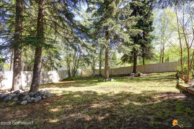 6611 Lawlor Circle, Anchorage, AK 99502