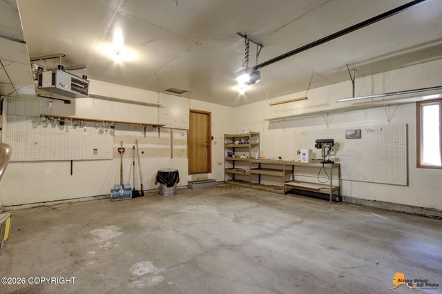 6611 Lawlor Circle, Anchorage, AK 99502