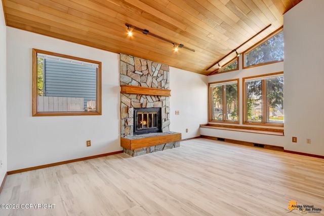 6611 Lawlor Circle, Anchorage, AK 99502