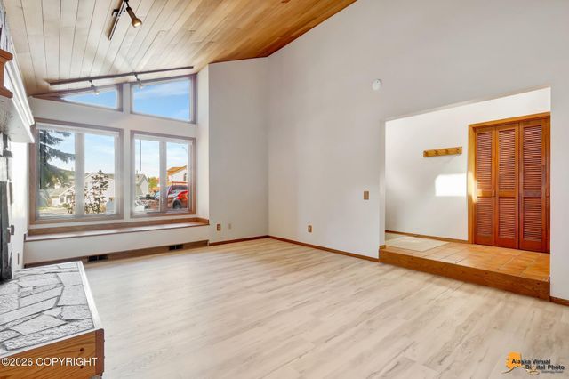6611 Lawlor Circle, Anchorage, AK 99502