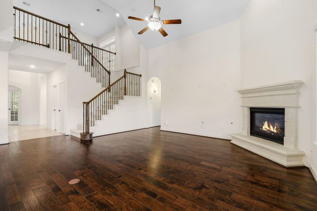 10 Waterfall Way, The Woodlands, TX 77375