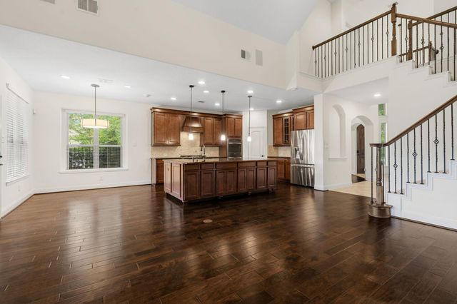 10 Waterfall Way, The Woodlands, TX 77375