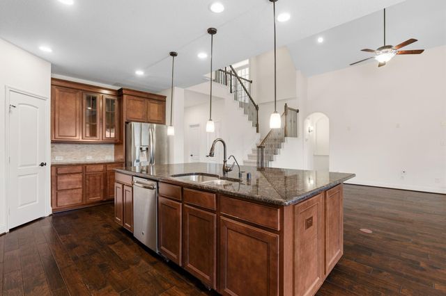 10 Waterfall Way, The Woodlands, TX 77375