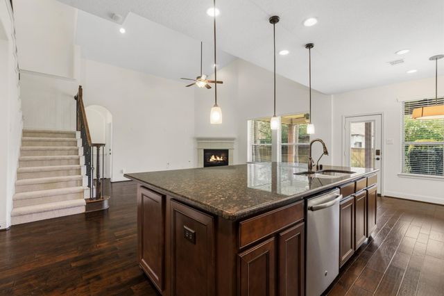 10 Waterfall Way, The Woodlands, TX 77375
